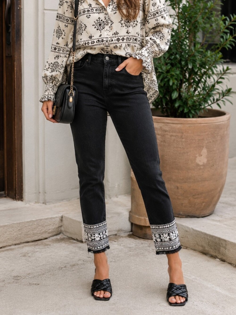 NWT FDJ Suzanne High-Rise Black Pencil Jeans Boho Embroidered Hem Frayed Crop